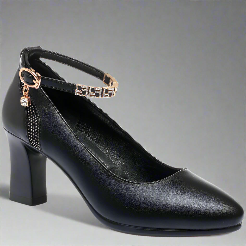 Zymara | Pumps in Premium Patent Leather for Your Office Style